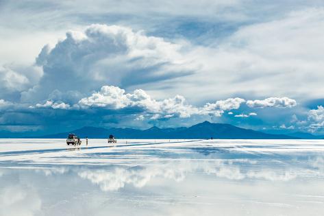 Photographic Print: Exploring the Salar De Uyuni with Spectacular Reflections by Benedikt Juerges: 24x16in
