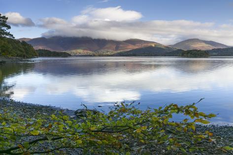 Photographic Print: Skiddaw and Blencathra fells from Borrowdale, Derwent Water, Lake District Nat'l Park, England by John Potter: 24x16in