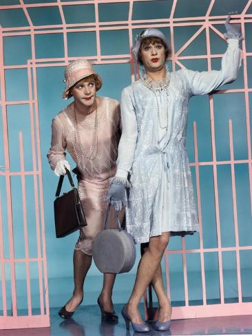 Photo: SOME LIKE IT HOT, 1959 directed by BILLY WILDER Jack Lemmon and Tony Curtis (photo): 32x24in
