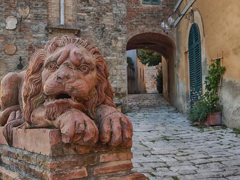 Photographic Print: Italy, Tuscany, San Giovanni D'Asso, city streets. by Terry Eggers: 32x24in