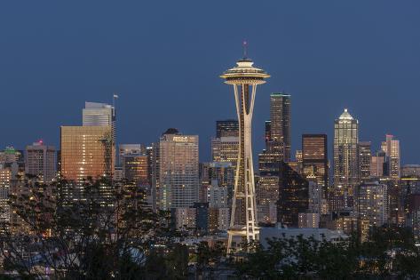 Photographic Print: USA, Washington State, Seattle. Space Needle and city skyline at dusk. by Jaynes Gallery: 36x24in