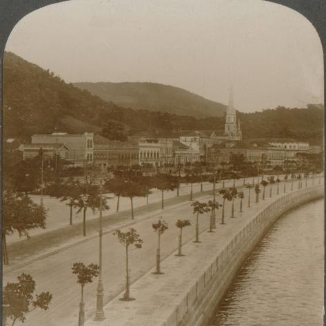 Photographic Print: 'Rio Janeiro's 5 mile quay, encircling world's largest land-locked bay', c1900: 16x16in