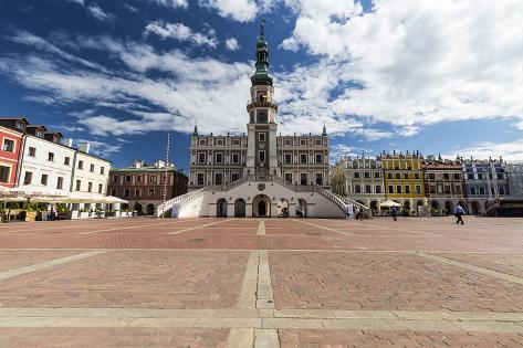 Photographic Print: Europe, Poland, Lublin Voivodeship, Zamosc, Market Square and Town Hall by Mikolaj Gospodarek: 12x8in