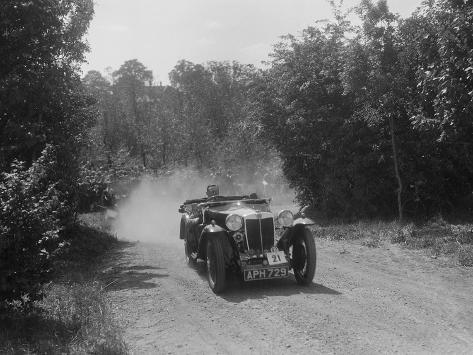 Photographic Print: MG Magna of K Bear competing in the BOC Hill Climb, Chalfont St Peter, Buckinghamshire, 1932 by Bill Brunell: 12x9in