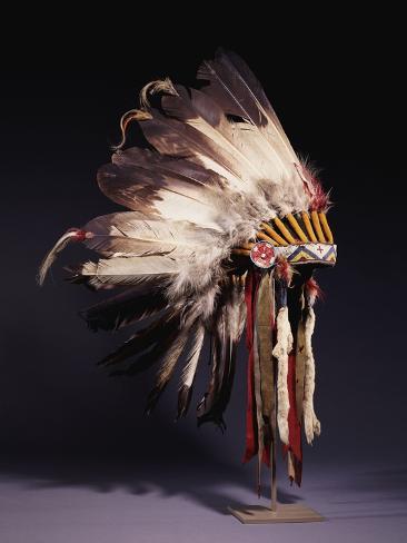 Giclee Print: A Fine Sioux War Bonnet, Sewn with Twenty-Nine Eagle Feathers: 12x9in