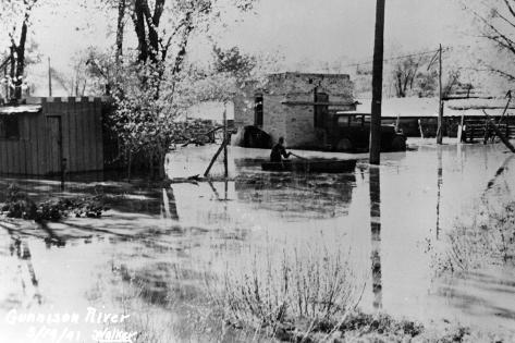 Art Print: Delta, Colorado - Rowboat on Gunnison River by Lantern Press: 18x12in