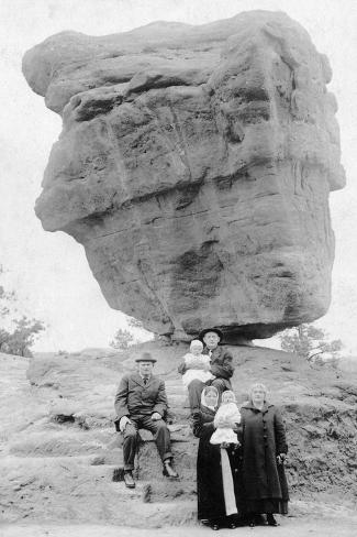 Art Print: Colorado Springs, Colorado - Family Posing by Balanced Rock in Garden of Gods by Lantern Press: 18x12in