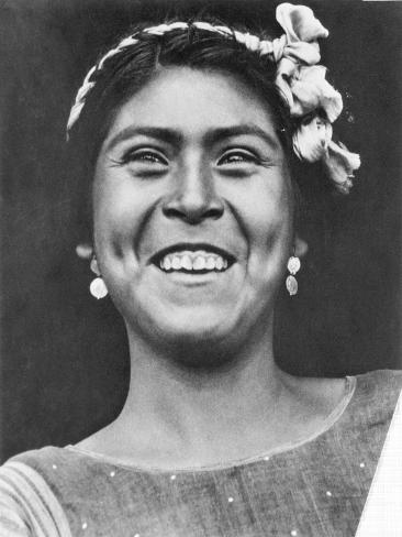 Photographic Print: Woman of Tehuantepec, Mexico, 1929 by Tina Modotti: 12x9in