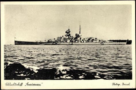 Giclee Print: Deutsches Kriegsschiff, Schlachtschiff Gneisenau: 18x12in