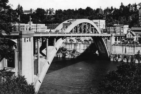 Art Print: Oregon City, OR Highway Bridge over Willamette Photograph - Oregon City, OR by Lantern Press: 18x12in