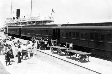 Art Print: Key West Railroad Station loading Ship from Cuba Photograph - Key West, FL by Lantern Press: 18x12in