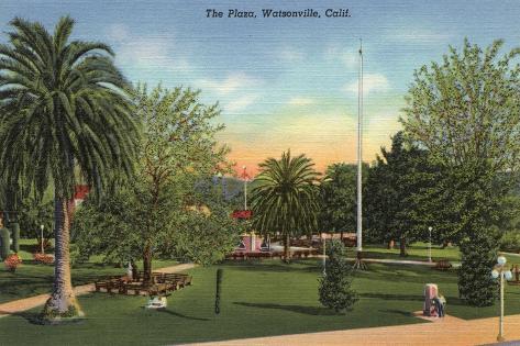 Art Print: Watsonville, California - View of the Plaza by Lantern Press: 18x12in