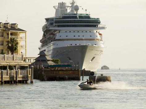 Photographic Print: Cruise Ship, Key West, Florida, USA by R H Productions: 24x18in