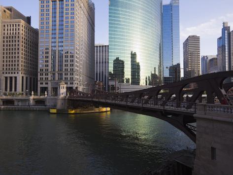 Photographic Print: West Wacker Drive and the Chicago River by the Franklyn Street Bridge, Chicago, Illinois, USA by Amanda Hall: 24x18in