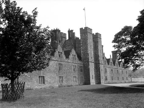Photographic Print: Knole House, Sevenoaks, West Kent, Circa 1920 by Daily Mirror: 24x18in