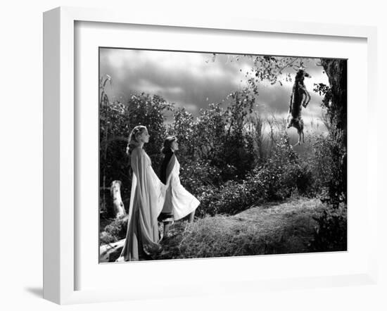 I Walked With A Zombie, Christine Gordon, Frances Dee, 1943-null-Framed Photo