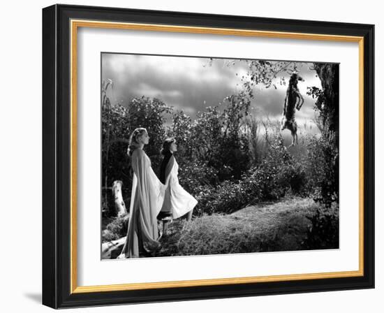 I Walked With A Zombie, Christine Gordon, Frances Dee, 1943-null-Framed Photo