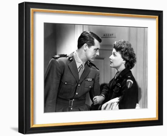 I Was A Male War Bride, Cary Grant, Ann Sheridan, 1949-null-Framed Photo