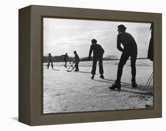 Ice Hockey-null-Framed Premier Image Canvas