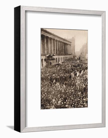 'In Birmingham: King Edward VIII. proclaimed in the second largest city in England', 1936-Unknown-Framed Photographic Print