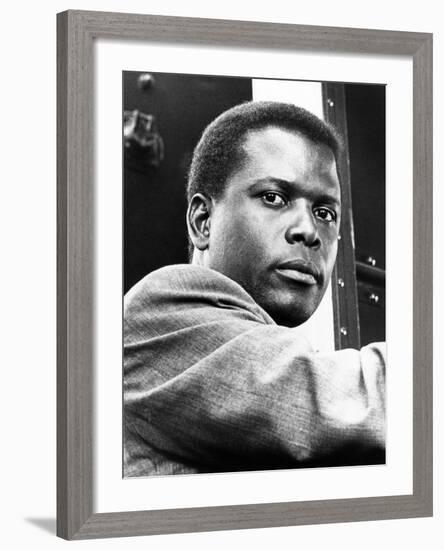 In the Heat of the Night, Sidney Poitier, 1967-null-Framed Photo