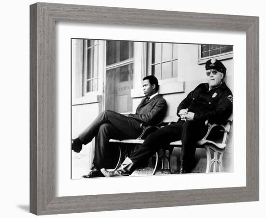 In the Heat of the Night, Sidney Poitier, Rod Steiger, 1967-null-Framed Photo