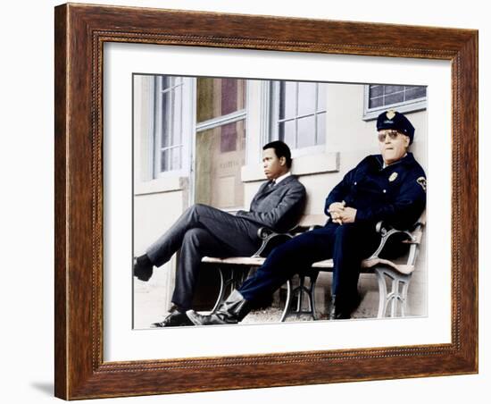 In the Heat of the Night, Sidney Poitier, Rod Steiger, 1967-null-Framed Photo