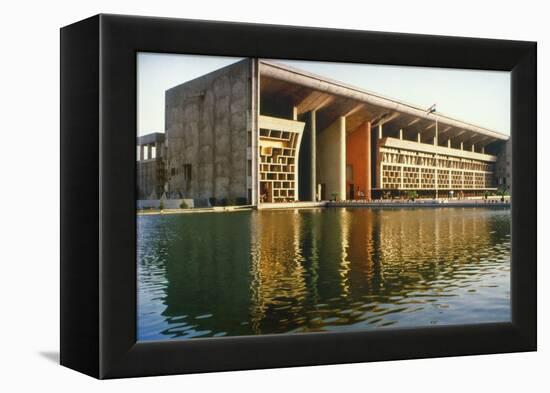 India: Supreme Court-Le Corbusier-Framed Premier Image Canvas