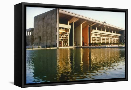 India: Supreme Court-Le Corbusier-Framed Premier Image Canvas