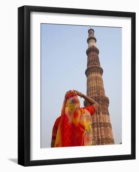 Indian Women at Qutb Minar (UNESCO World Heritage Site), Delhi, India-Keren Su-Framed Photographic Print