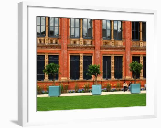 Inner Courtyard Garden at John Madejski Garden-Kim Wilkie-Framed Photographic Print