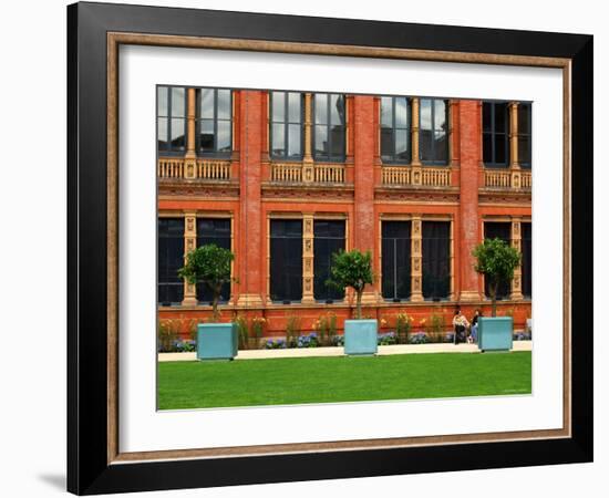 Inner Courtyard Garden at John Madejski Garden-Kim Wilkie-Framed Photographic Print