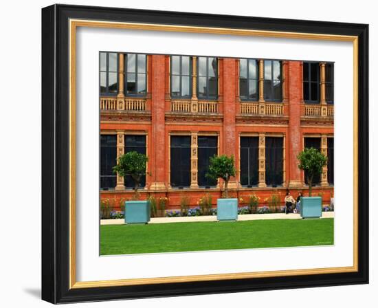 Inner Courtyard Garden at John Madejski Garden-Kim Wilkie-Framed Photographic Print