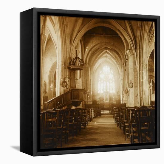 Intérieur d'église-null-Framed Premier Image Canvas