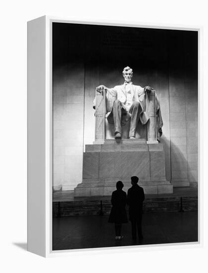 Interior of the Lincoln Memorial-Carl Mydans-Framed Premier Image Canvas