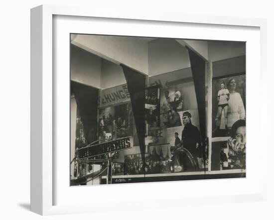 Interior of the Soviet Pavilion at the International Press Exhibition, Cologne-El Lissitzky-Framed Giclee Print