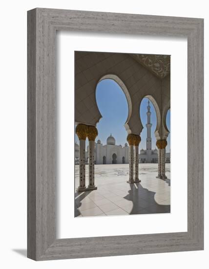 Internal View of the Arcade of the Sheikh Zayed Mosque, Al Maqta District of Abu Dhabi, Abu Dhabi-Cahir Davitt-Framed Photographic Print