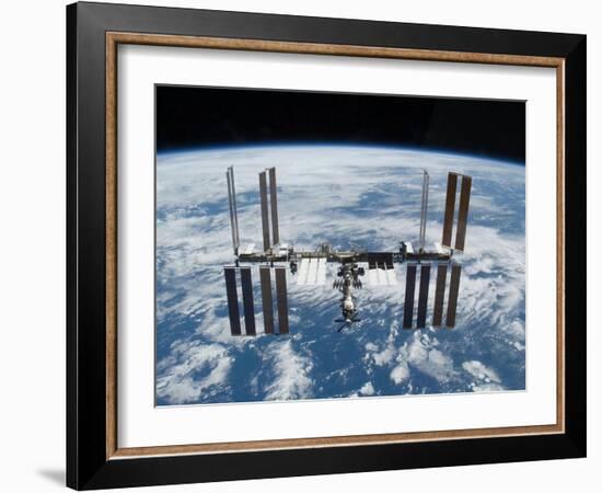 International Space Station in 2009-null-Framed Photo