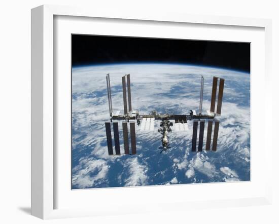 International Space Station in 2009-null-Framed Photo