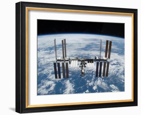 International Space Station in 2009-null-Framed Photo