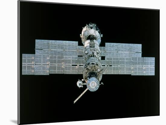 International Space Station-null-Mounted Photographic Print