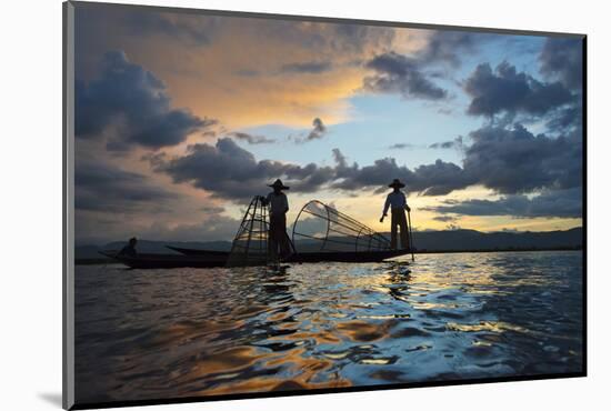 Intha Fisherman Rowing at Sunset on Inle Lake, Shan State, Myanmar-Keren Su-Mounted Photographic Print