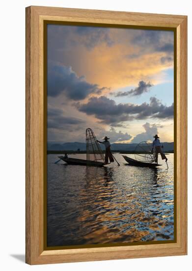 Intha Fisherman Rowing at Sunset on Inle Lake, Shan State, Myanmar-Keren Su-Framed Premier Image Canvas