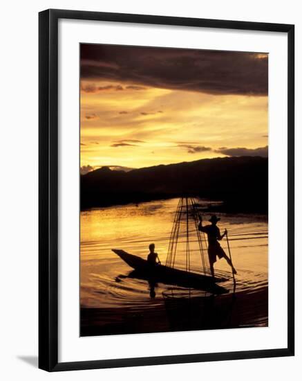 Intha Fisherman Rowing Boat With Legs at Sunset, Myanmar-Keren Su-Framed Photographic Print