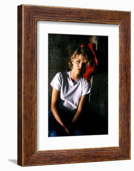 INTO THE NIGHT, 1984 directed by JOHN LANDIS Michelle Pfeiffer (photo)-null-Framed Photo