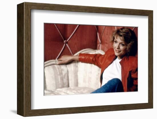 INTO THE NIGHT, 1984 directed by JOHN LANDIS Michelle Pfeiffer (photo)-null-Framed Photo