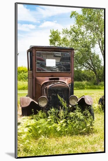 Iowa, Missouri Valley Antiques Mall, rusty antique car-Alison Jones-Mounted Photographic Print