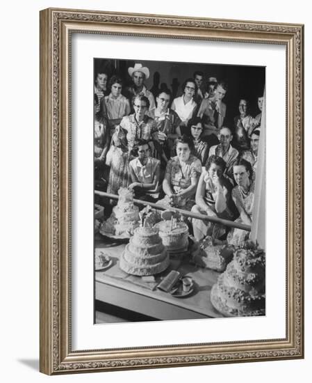 Iowa State Fair Food Exhibit-John Dominis-Framed Photographic Print