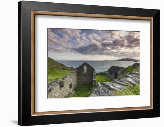 Ireland, County Kerry, Slea Head Drive, Dunquin, farmhouse ruins-Walter Bibikow-Framed Photographic Print