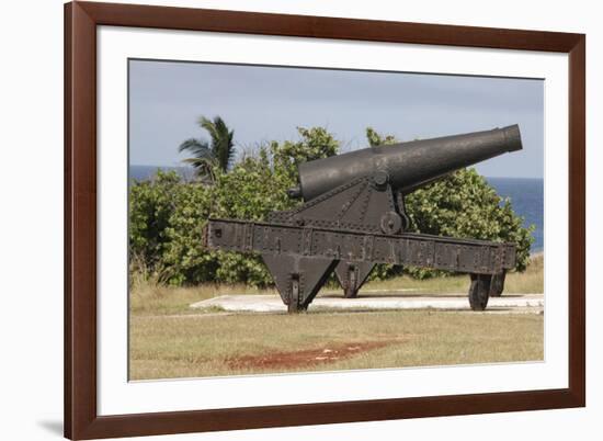 Iron cannon sitting on the outskirts of Castillo de la Real Fuerza on the western edge of Havana-Mallorie Ostrowitz-Framed Photographic Print